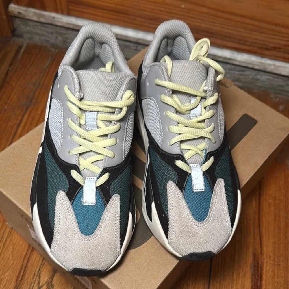 Yeezy Wave Runner 700 (2017 Release)